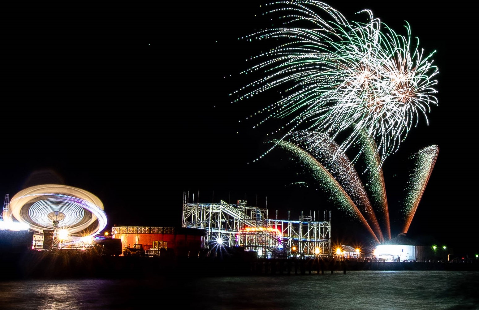 Bumper turnout for Pier’s free Guy Fawkes extravaganza