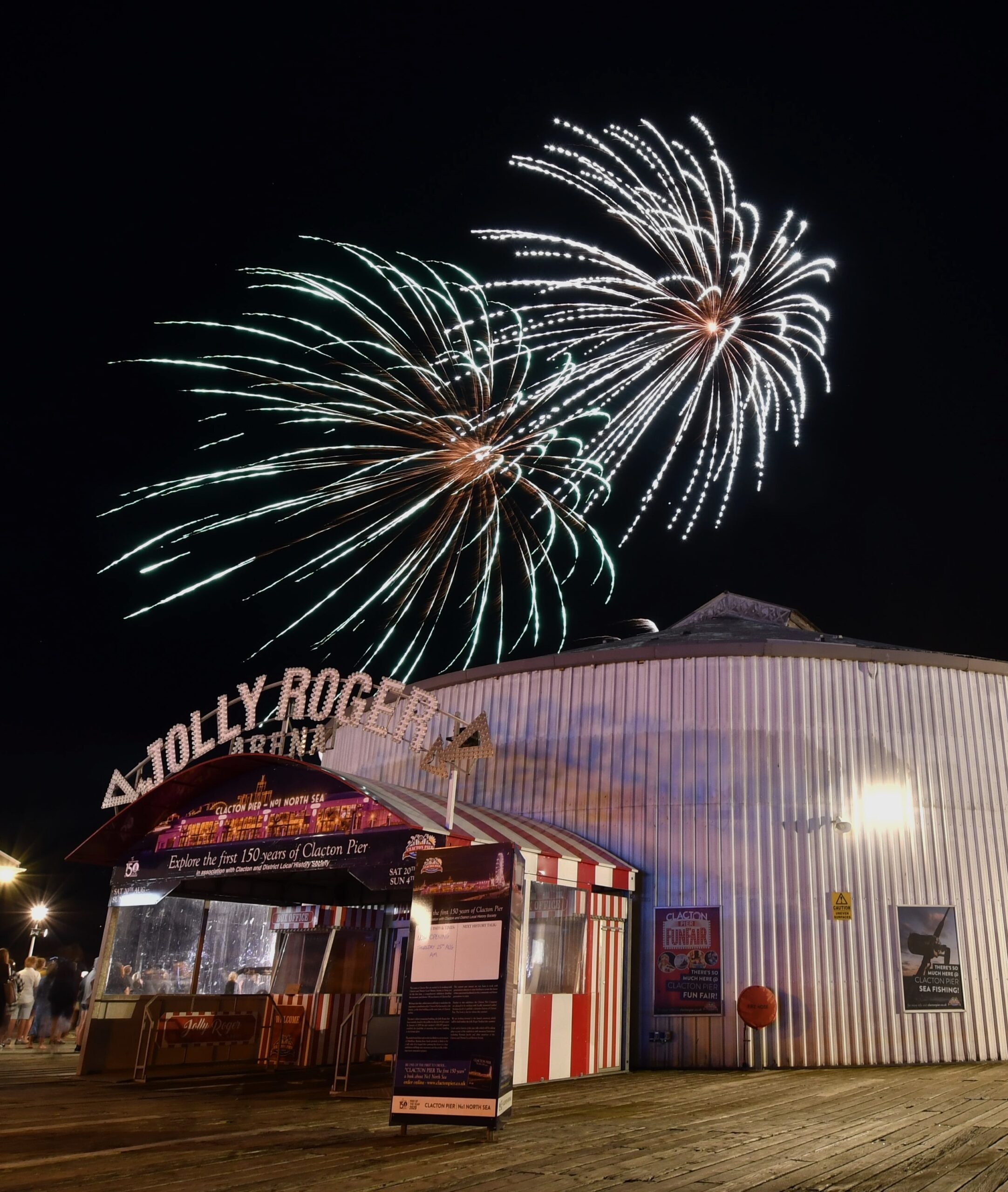 Hundreds flock to fireworks